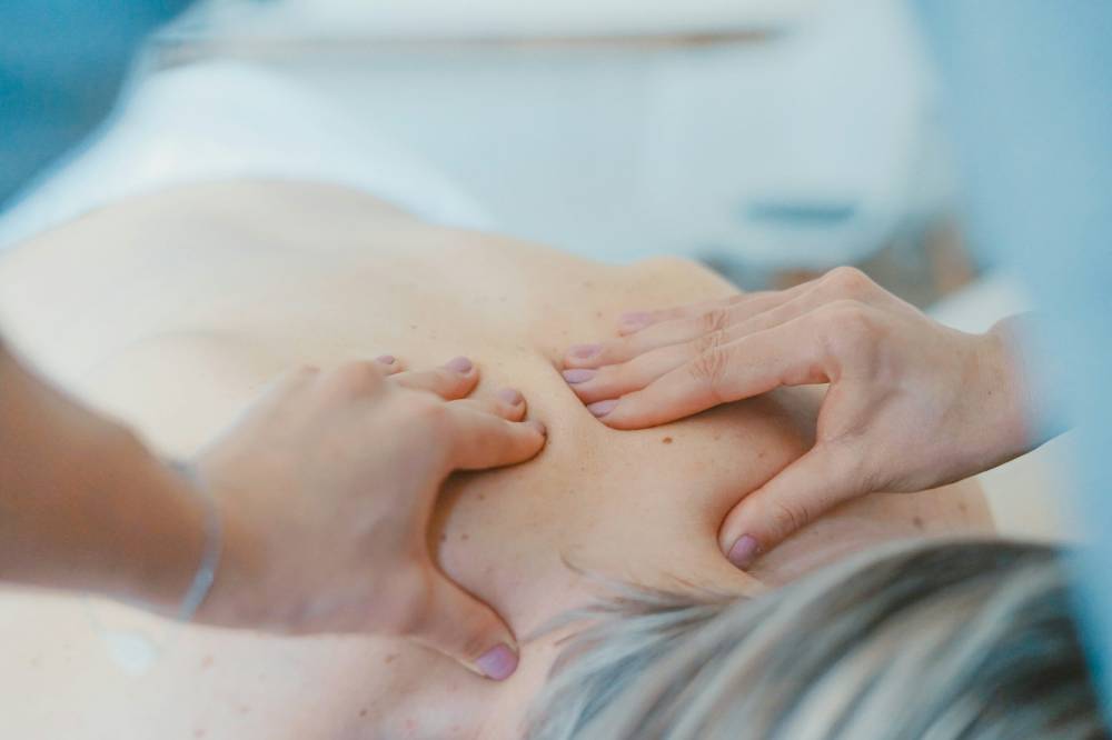 Vellykkede måder at forkæle dig selv på med massage